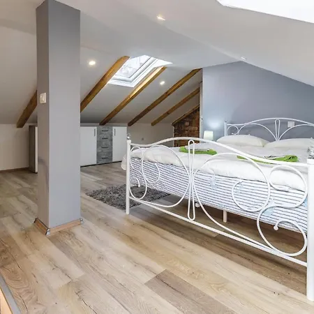 Beautiful In With 2 Bedrooms And Wifi Pula